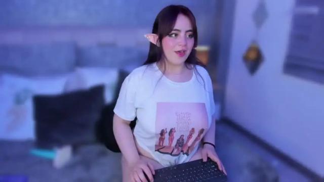 Image 3 of vanelope_ruiz Stream on Chaturbate on 13 months ago