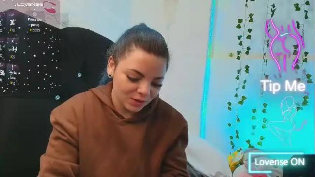 Image 12 of vaneloppe_ Stream on Chaturbate on 11 days ago