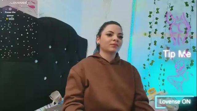 Image 3 of vaneloppe_ Stream on Chaturbate on 11 days ago