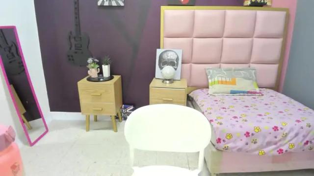 Image 12 of vanessa_castillo_ Stream on Chaturbate on 18 months ago