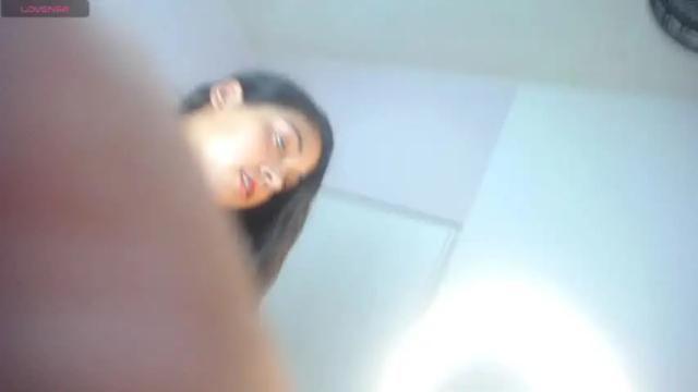 Image 10 of vanessa_clarck Stream on Chaturbate on 13 months ago