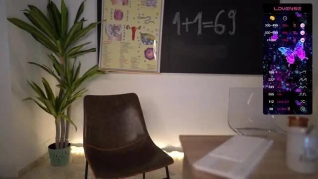 Image 10 of vanessa_de_ville Stream on Chaturbate on 13 months ago