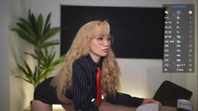Image 8 of vanessa_de_ville Stream on Chaturbate on 1 month ago