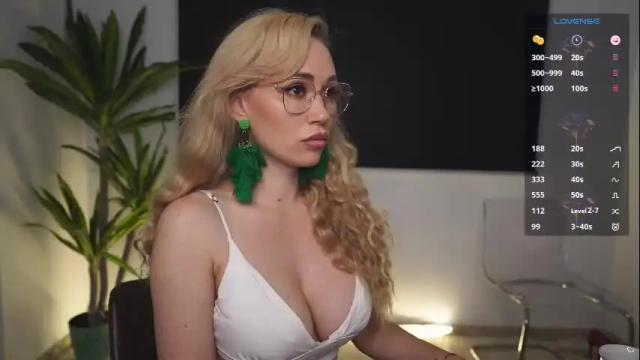 Thumbnail 1, vanessa_de_ville's Stream at Chaturbate, 5 hours ago