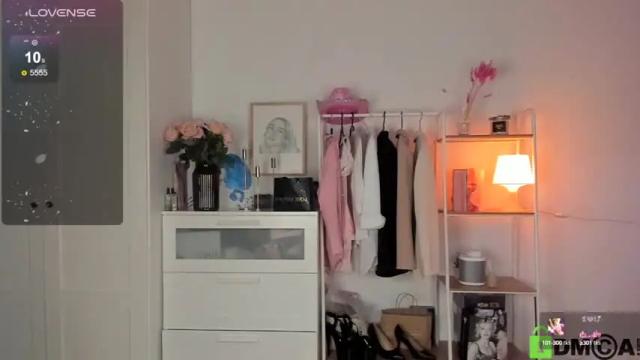 Image 11 of vanessa_maes Stream on Chaturbate on 14 months ago