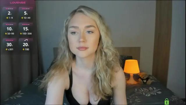 Image 2 of vanessa_maes Stream on Chaturbate on 4 days ago