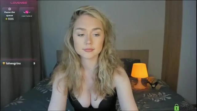 Image 7 of vanessa_maes Stream on Chaturbate on 4 days ago