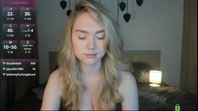 Image 2 of vanessa_maes Stream on Chaturbate on 2 months ago