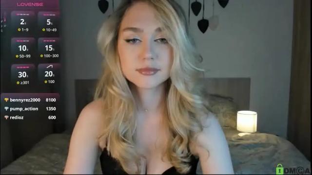 Image 12 of vanessa_maes Stream on Chaturbate on 2 months ago
