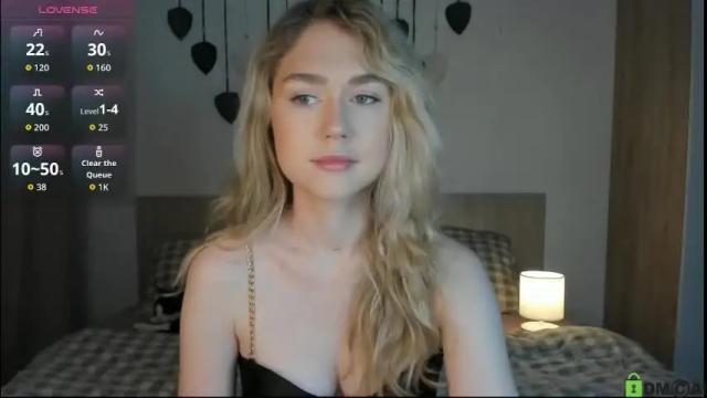 Image 2 of vanessa_maes Stream on Chaturbate on 2 months ago