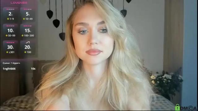 Image 3 of vanessa_maes Stream on Chaturbate on 1 month ago