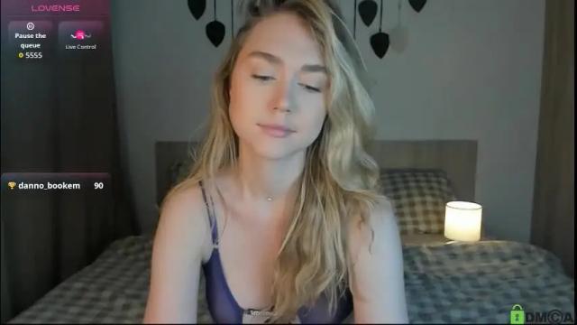 Image 2 of vanessa_maes Stream on Chaturbate on 1 month ago