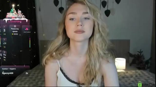 Image 6 of vanessa_maes Stream on Chaturbate on 13 days ago