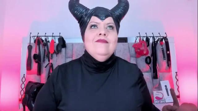 Image 10 of vanessa_moka Stream on Chaturbate on 1 month ago