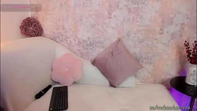 Image 3 of vanessafox__ Stream on Chaturbate on 1 month ago