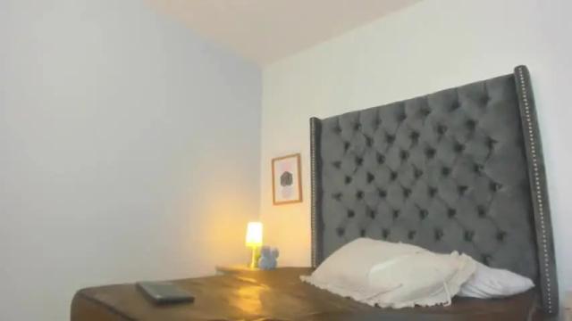 Image 12 of vanessajoi Stream on Chaturbate on 19 months ago