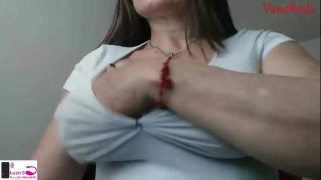 Image 2 of vanessared2 Stream on Chaturbate on 1 month ago