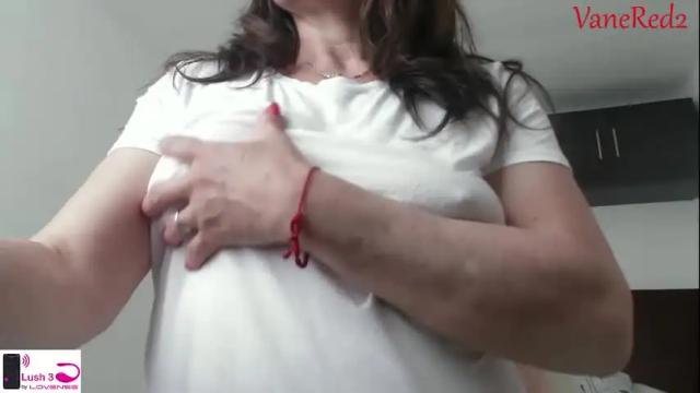 Image 3 of vanessared2 Stream on Chaturbate on 1 month ago