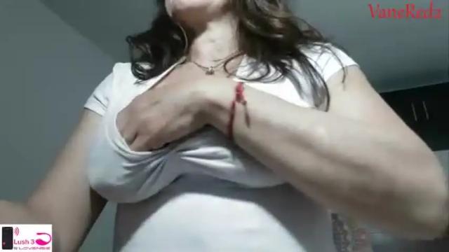 Image 10 of vanessared2 Stream on Chaturbate on 1 month ago