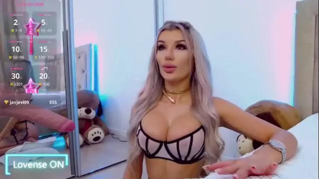 Image 7 of vanessavanne Stream on Chaturbate on 25 days ago