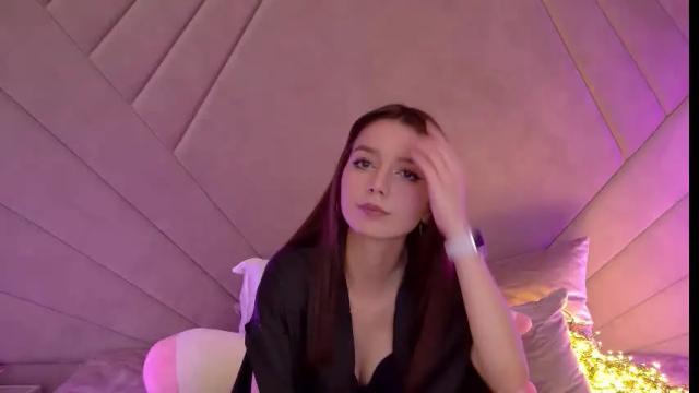 Image 2 of vanessavien Stream on Chaturbate on 10 days ago