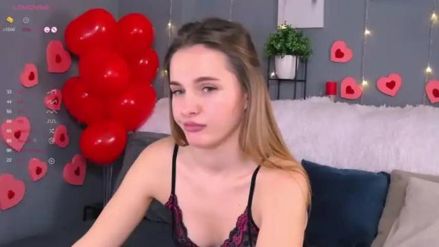 Image 2 of vanessiia Stream on Chaturbate on 15 months ago