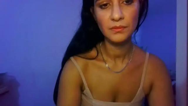 Image 6 of vanessinhamike Stream on Chaturbate on 20 months ago