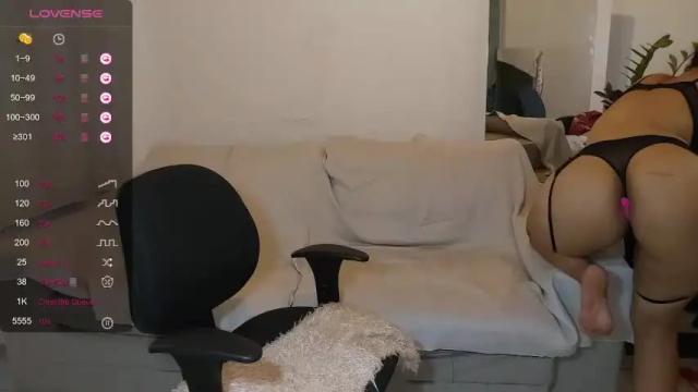 Image 10 of vanessinhamike Stream on Chaturbate on 19 months ago