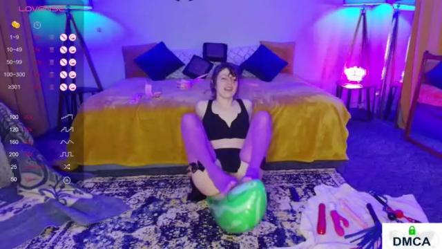Image 7 of vanilla_skkye Stream on Chaturbate on 17 months ago