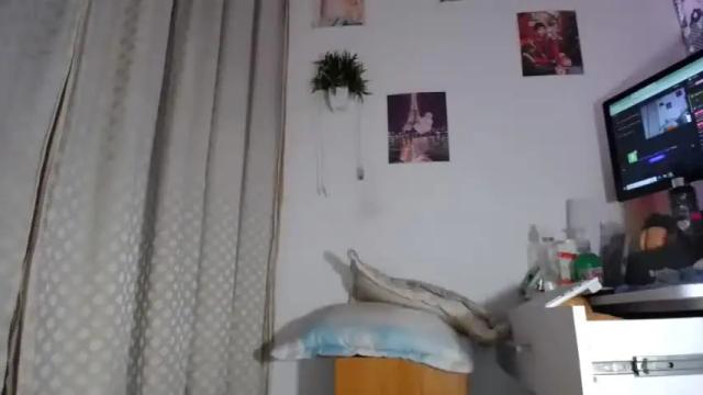 Image 11 of vanneloope Stream on Chaturbate on 20 months ago