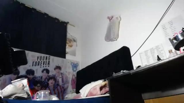 Image 2 of vanneloope Stream on Chaturbate on 17 months ago