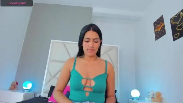 Image 12 of vannelope__ Stream on Chaturbate on 21 months ago