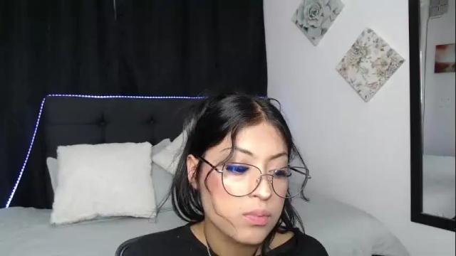 Image 2 of vannesweet_ Stream on Chaturbate on 1 month ago