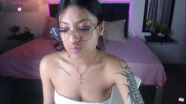 Image 8 of vannesweet_ Stream on Chaturbate on 10 days ago