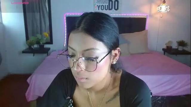 Image 10 of vannesweet_ Stream on Chaturbate on 8 days ago