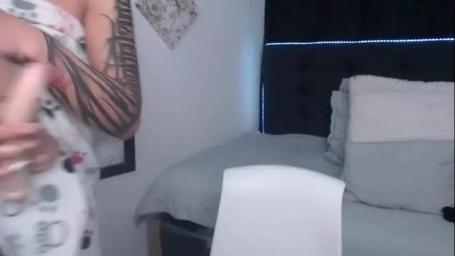 Image 7 of vannesweet_ Stream on Chaturbate on 3 days ago
