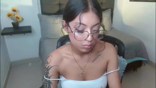 Image 11 of vannesweet_ Stream on Chaturbate on 1 month ago