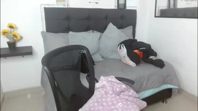 Image 2 of vannesweet_ Stream on Chaturbate on 1 month ago