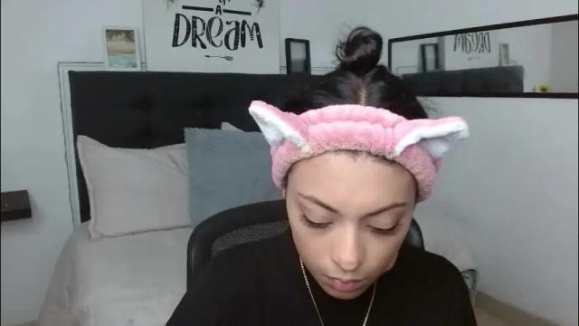 Image 4 of vannesweet_ Stream on Chaturbate on 1 month ago