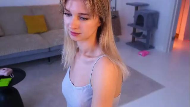 Image 2 of variety_moments Stream on Chaturbate on 12 days ago