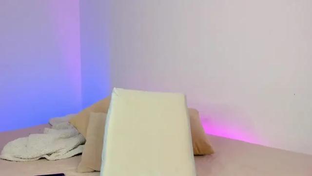 Image 8 of varya_ferreira Stream on Chaturbate on 13 months ago