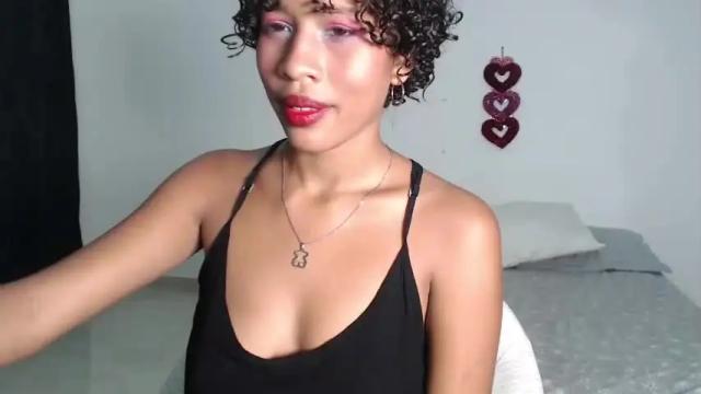 Image 4 of vayolet8 Stream on Chaturbate on 21 months ago