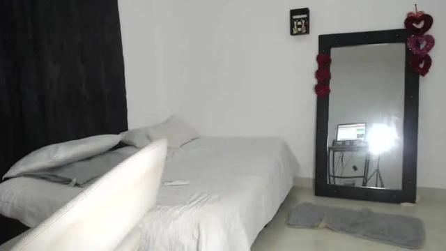 Thumbnail 1, vayolet8's Stream at Chaturbate, 21 months ago