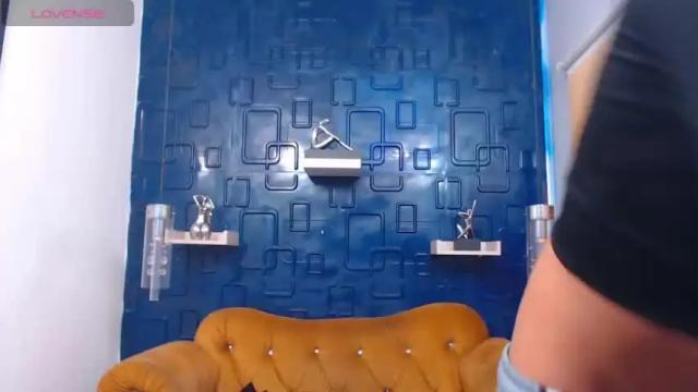 Image 4 of vayoleth_candy Stream on Chaturbate on 14 months ago