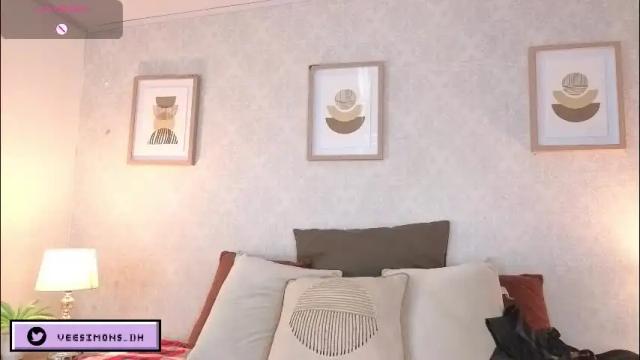 Image 2 of veesimons_dh Stream on Chaturbate on 1 month ago