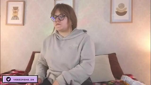 Image 3 of veesimons_dh Stream on Chaturbate on 24 days ago