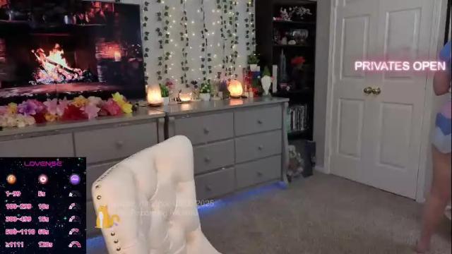 Image 8 of vegas_romance Stream on Chaturbate on 9 days ago