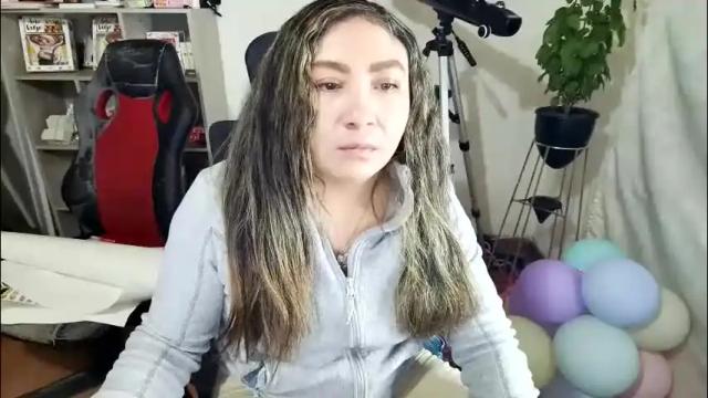 Image 3 of vellarossa Stream on Chaturbate on 11 days ago