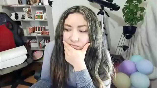 Image 4 of vellarossa Stream on Chaturbate on 9 days ago