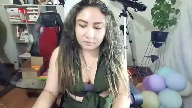 Image 4 of vellarossa Stream on Chaturbate on 5 days ago